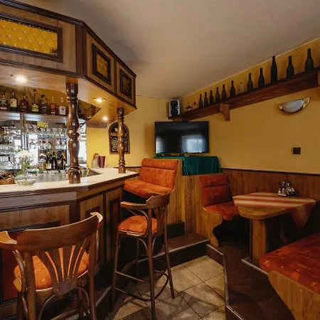 Отель Taverna