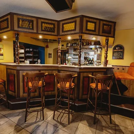 Taverna Яворник