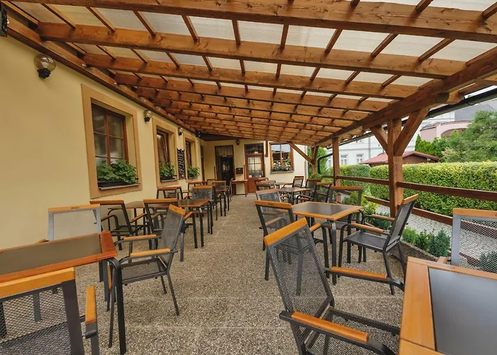 Taverna * Javorník