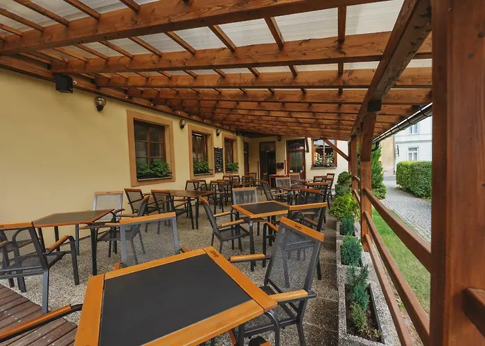 Taverna Hotel *